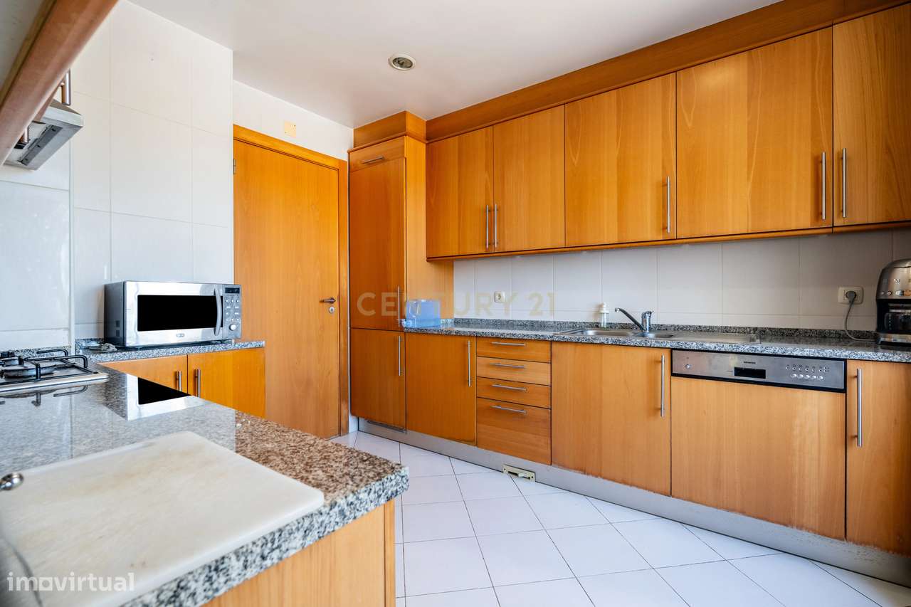 T2 com excelente potencial no Vale de Pedras – Albufeira-10