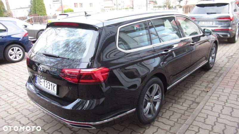 Volkswagen Passat 2.0 TDI Elegance DSG - 5