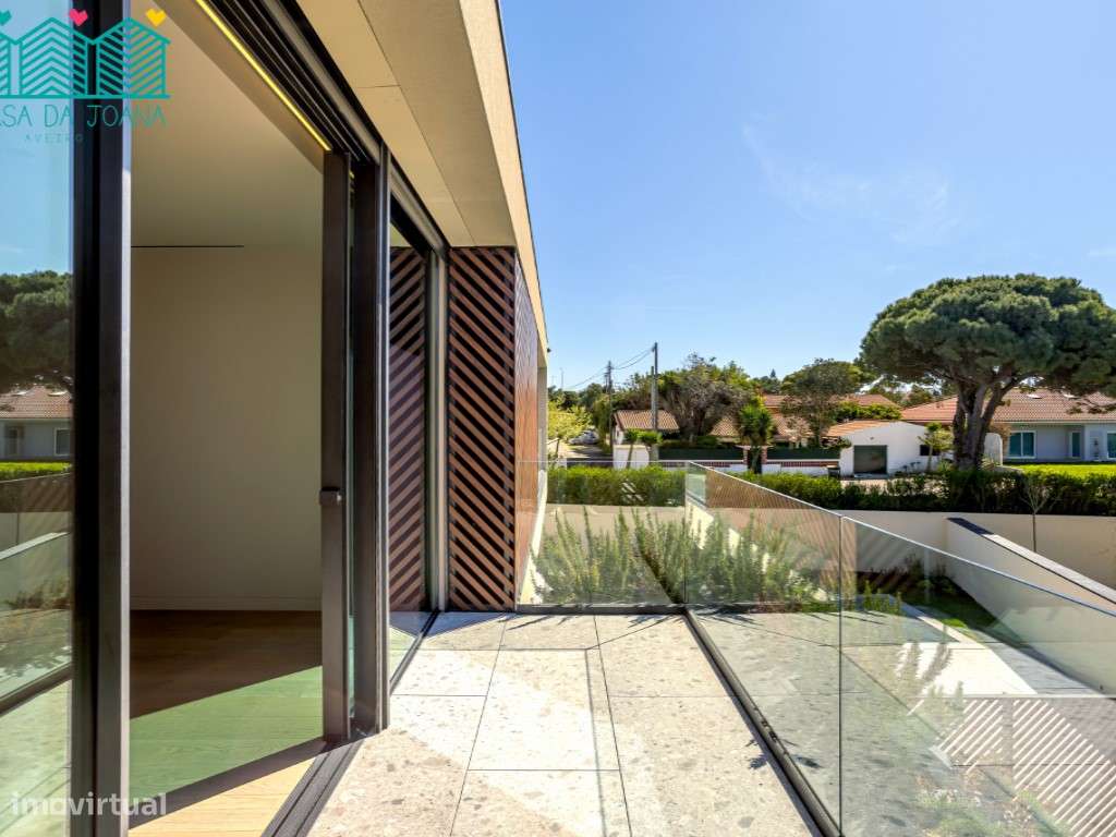 Moradia T5+1 com Piscina em Cascais-26