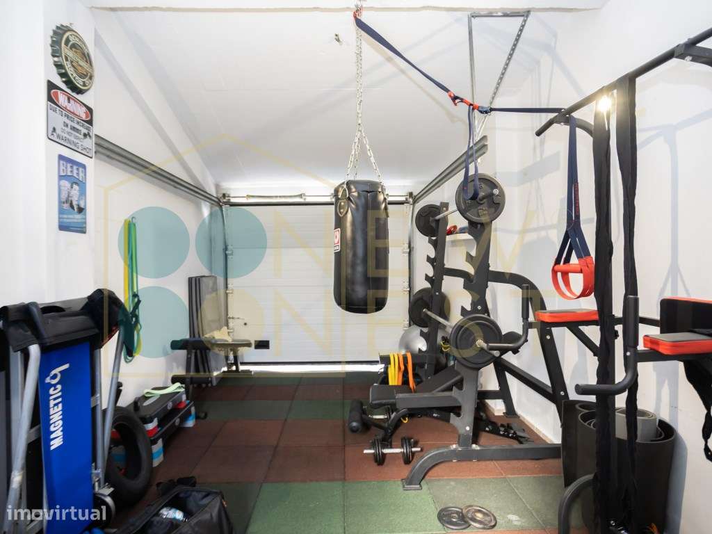 Moradia T2+2 com garagem e jardim, a dois passos do Parque do Serra...-34