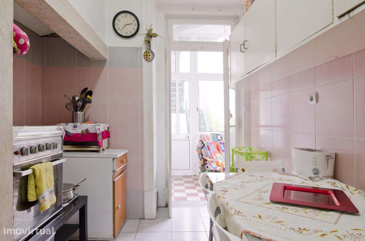 Quarto - localizado em Anjos Lisbon - Grande imagem: 3/9