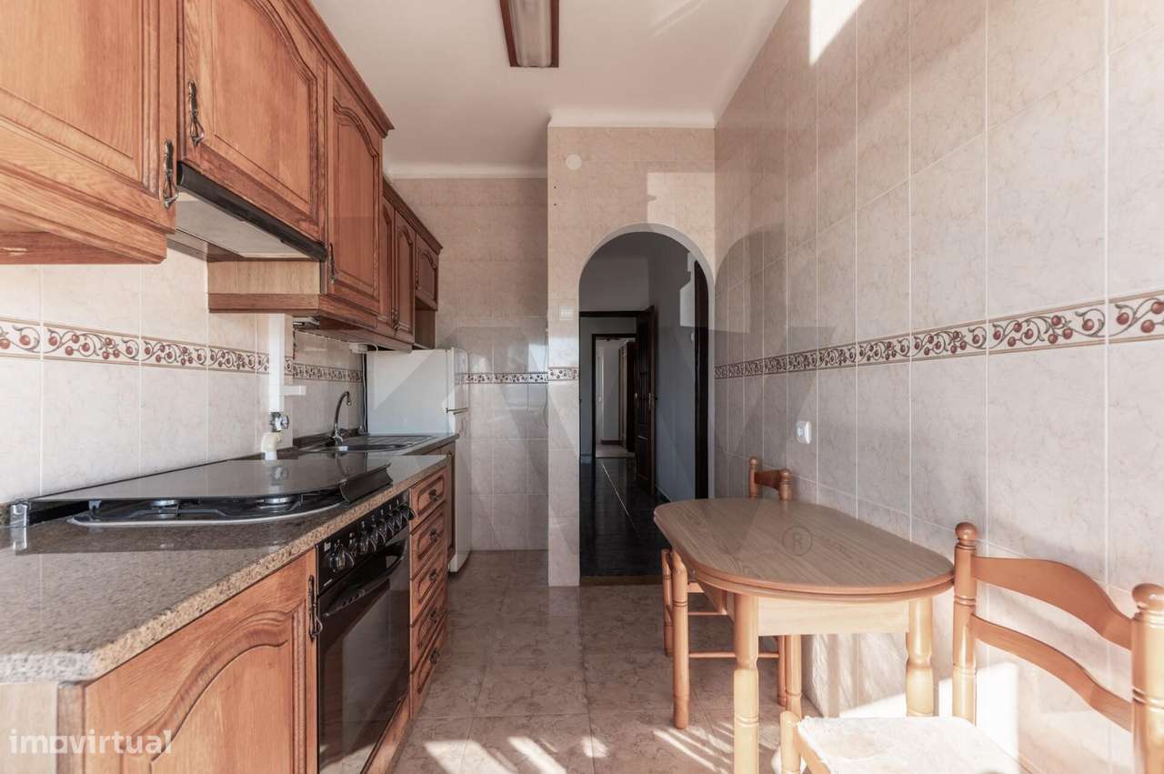 T1 transformado em T1+1 na Av. da República, Algés - Grande imagem: 5/25