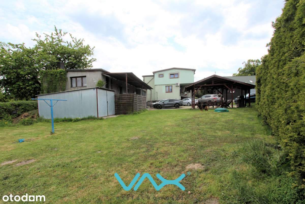 Dom w centrum, duża działka, garaże-14