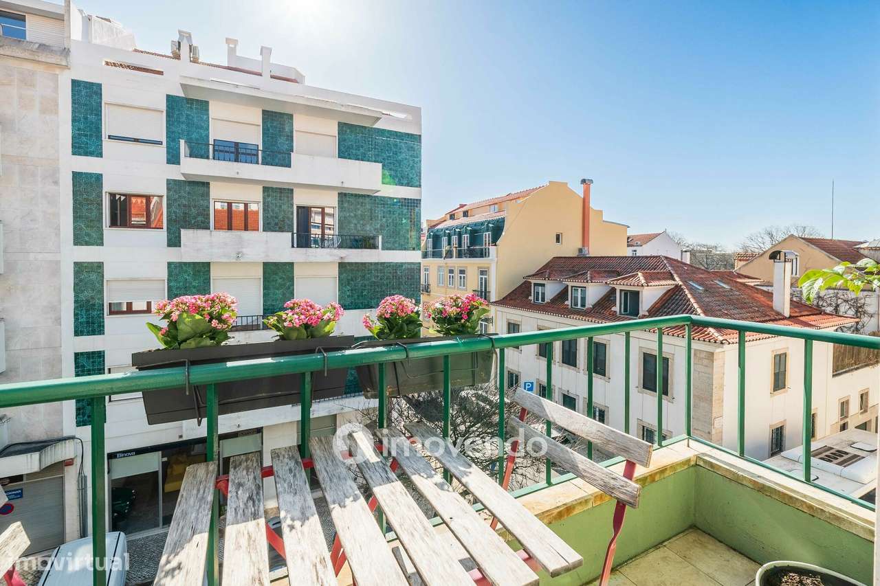 Apartamento T2 com cozinha equipada e mobilado, nas Amoreiras-6