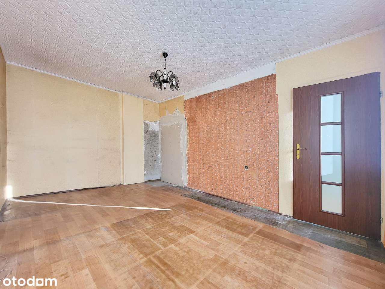 Szombierki, 2 pokoje w bloku, oddzielna kuchnia-1