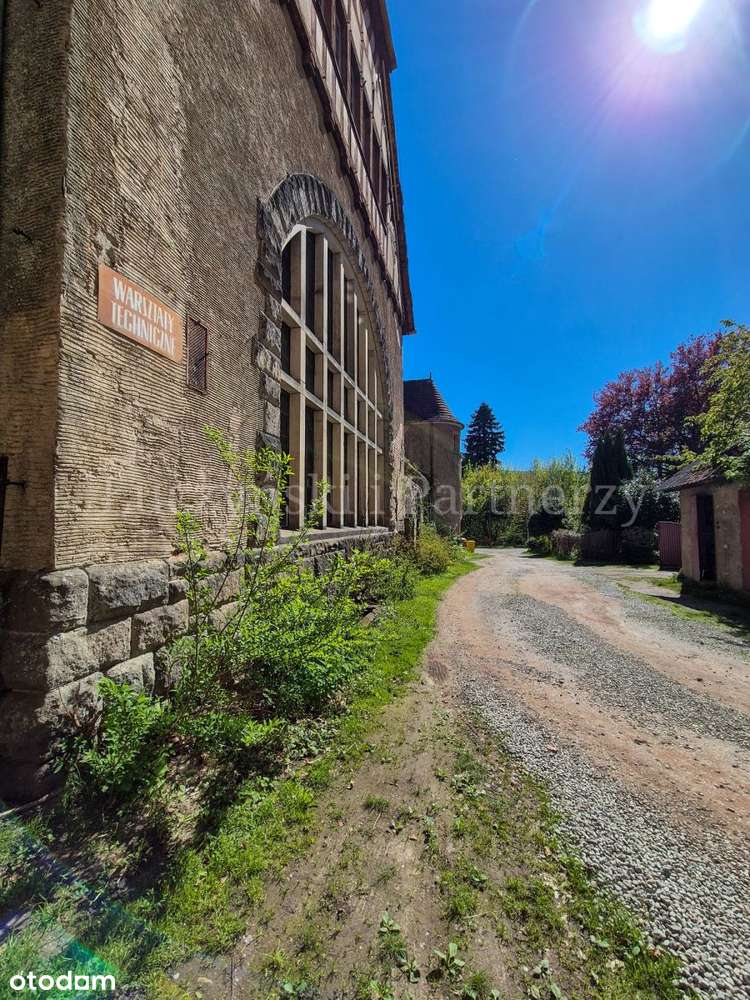 Nietuzinkowa nieruchomość w Kowarach-3