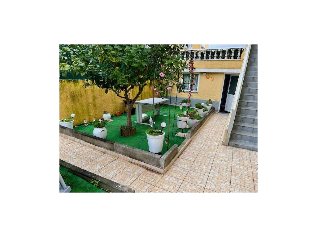 Moradia V5 Duplex em Famões-17