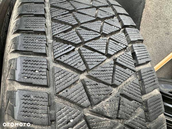 235/55R20 Bridgestone Blizzak DM-V2 para opon zima 8,3mm - 3