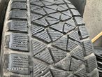 235/55R20 Bridgestone Blizzak DM-V2 para opon zima 8,3mm - 3