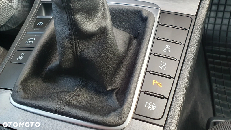 Volkswagen Passat 2.0 TDI DPF Comfortline - 17