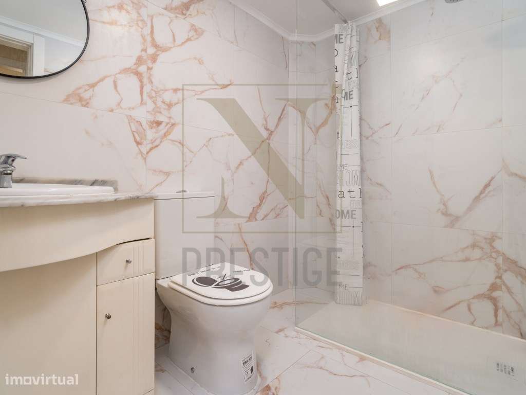 Moradia T8 no Bairro Norton de Matos-16