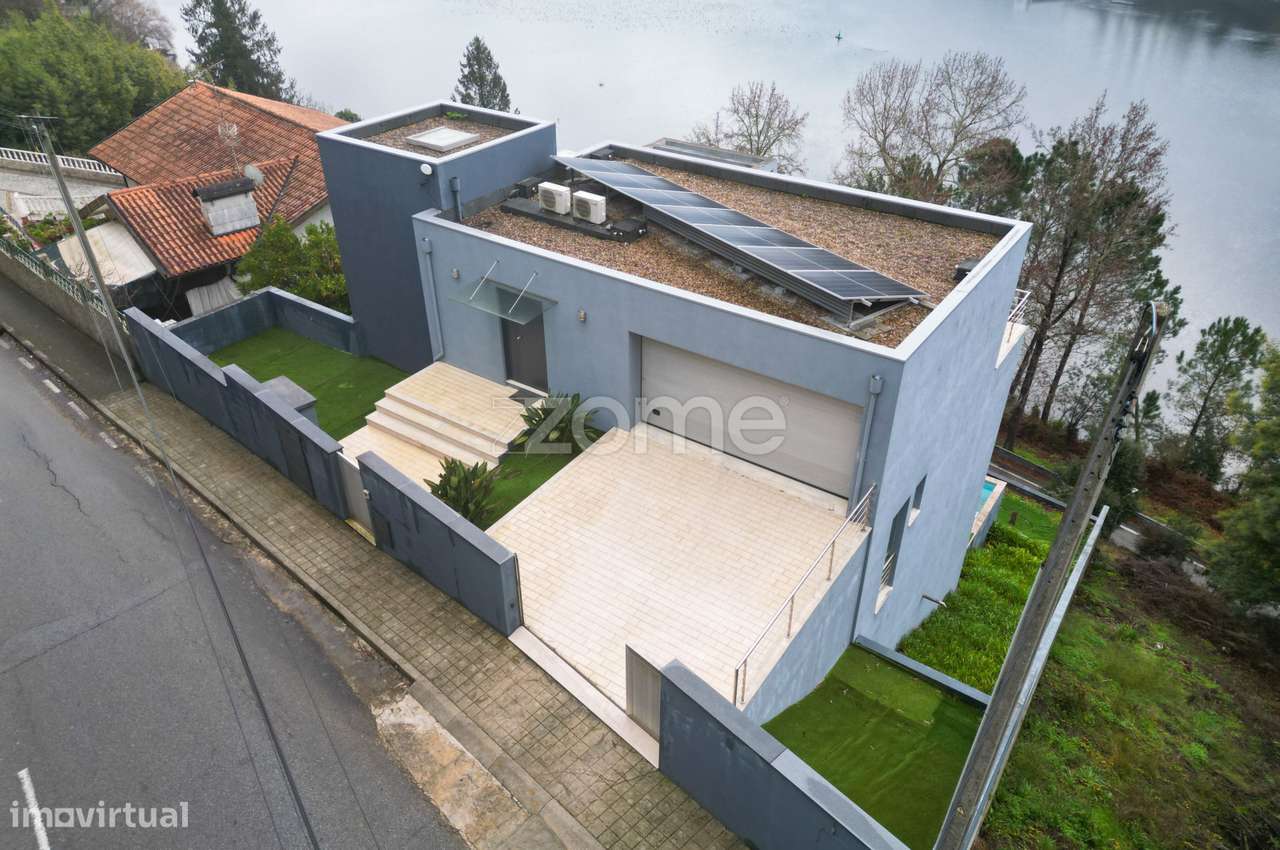 Moradia T3 | 3 Suítes e Piscina com Vista Rio - Grande imagem: 4/60