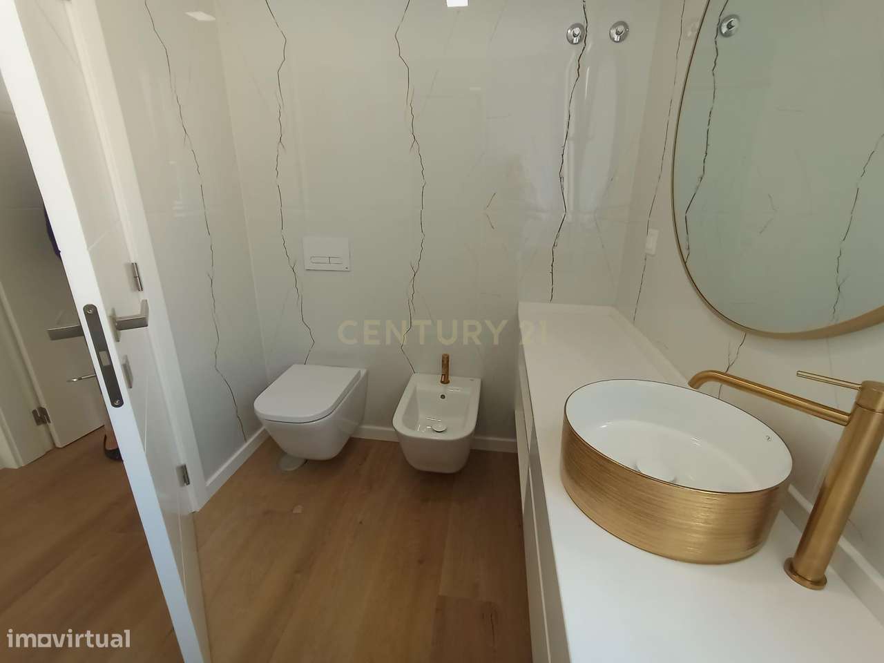 Moradia geminada no centro da Costa da Caparica-32