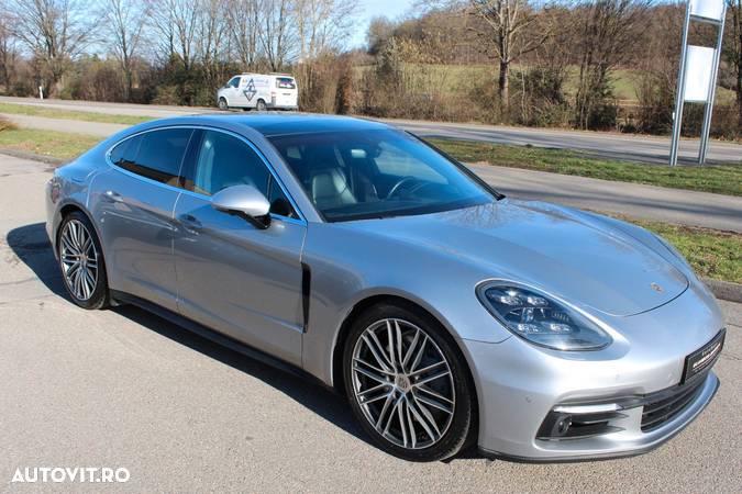 Porsche Panamera - 11