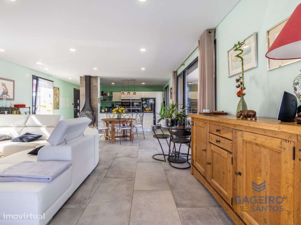 Moradia Térrea T3 Contemporânea com Piscina-8