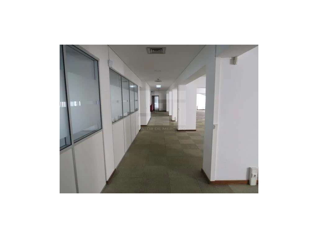 ESCRITORIO/ATELIER NO EDIFICIO TRIDENTE - AVENIDAS NOVAS - Grande imagem: 5/9