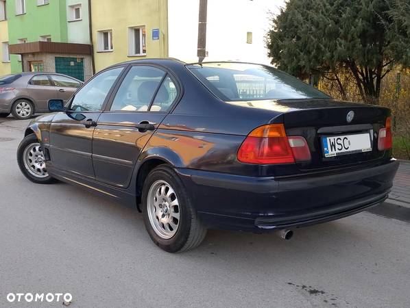 BMW Seria 3 318i - 12