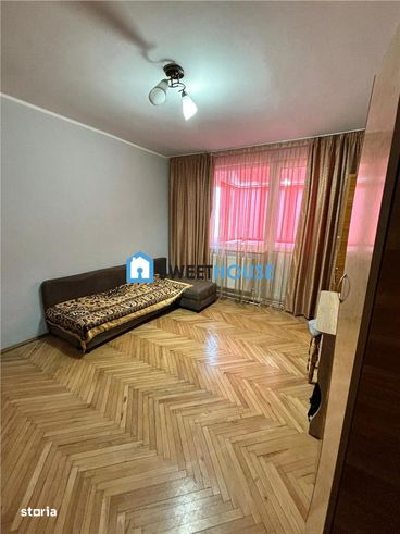 Apartament cu trei camere-0