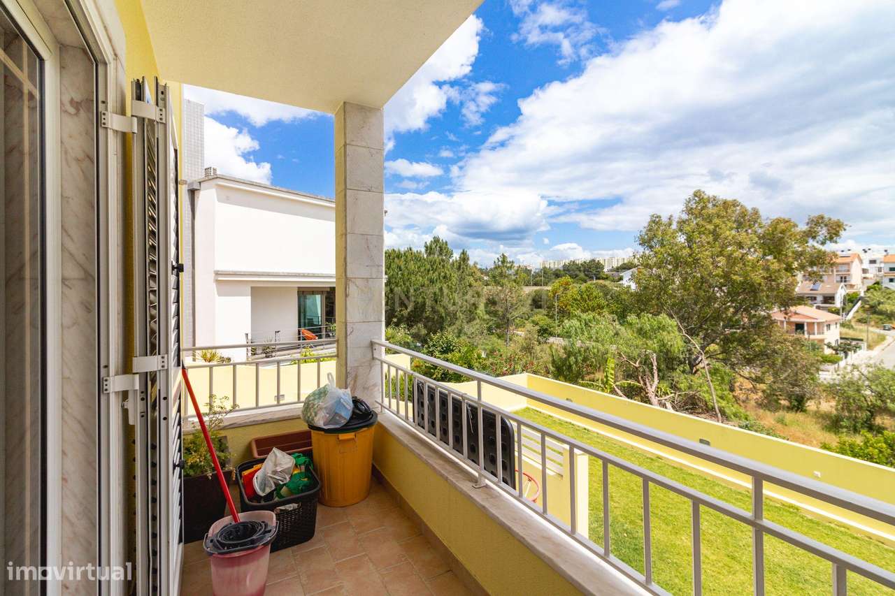 Moradia de Prestígio com 277m² | Garagem | Energia Solar | Feijó, Alma-39