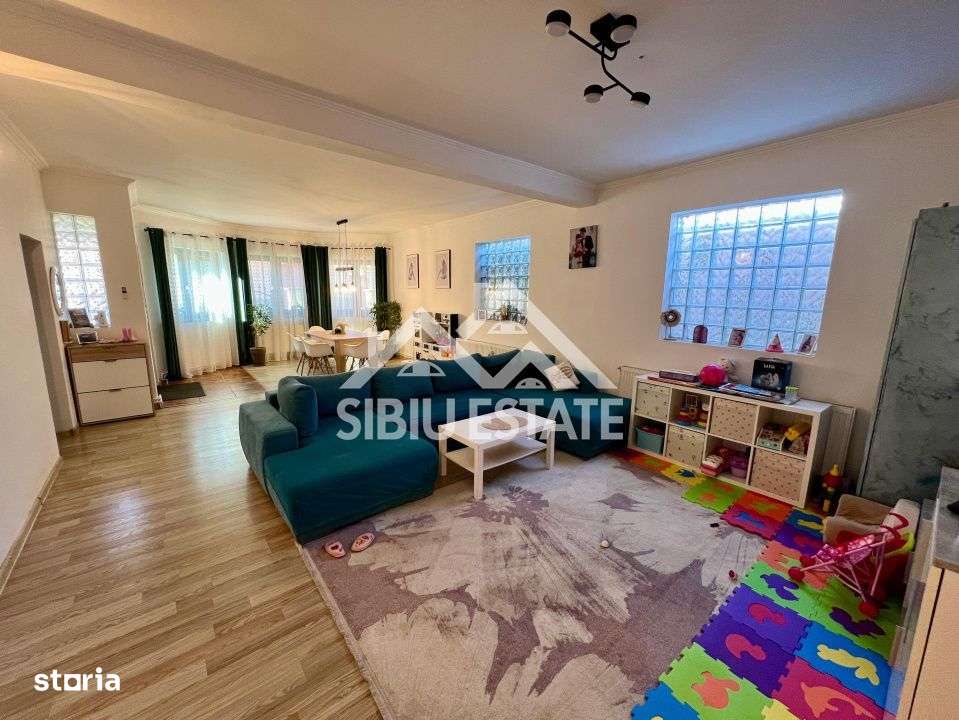 Casa moderna, spațioasa, curte generoasa pe un nivel în Sura Mare - Imagine principală: 3/17