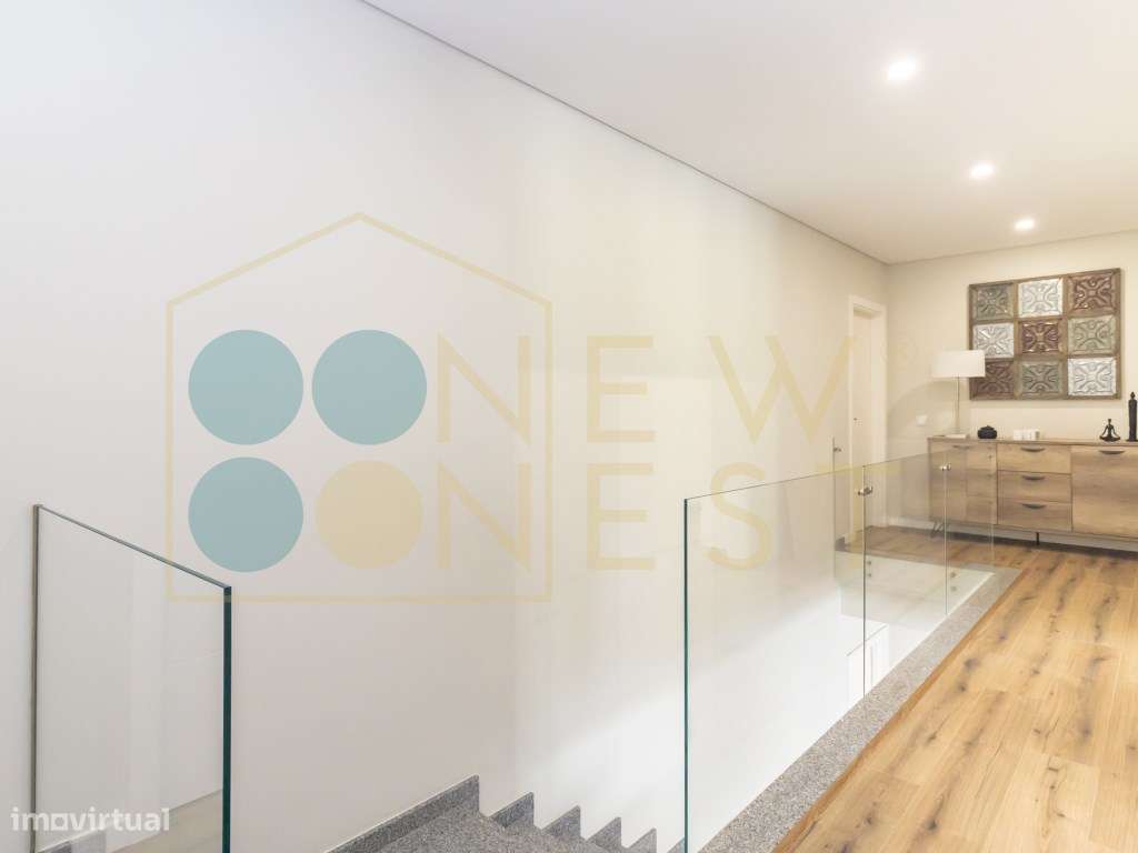 Moradia T4 com piscina e garagem nas Manteigadas | Setúbal-25