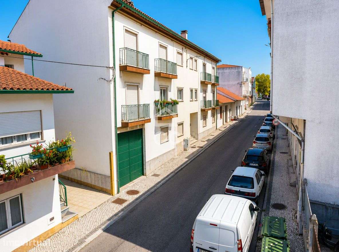 Apartamento T3 com garagem, arrumo e churrasqueira no centro do Avelar-29