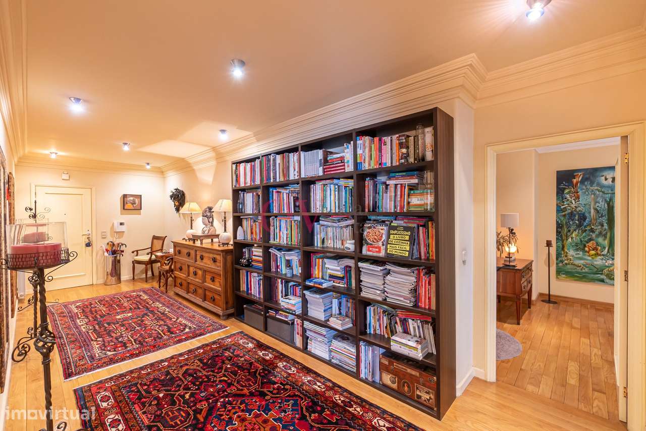 Para venda, apartamento T5 Rua Domingos Sequeira Porto, com varandas,-16