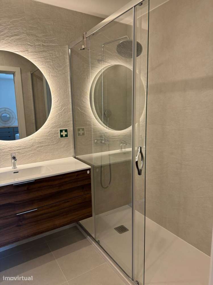 Apartamento T2 com varanda e parqueamento, condominio com piscina, ...-15