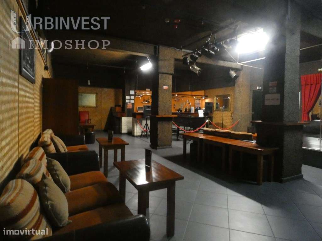 Bar em Carvoeiro, concelho de Lagoa, equipado e pronto a trabalhar. - Grande imagem: 4/12