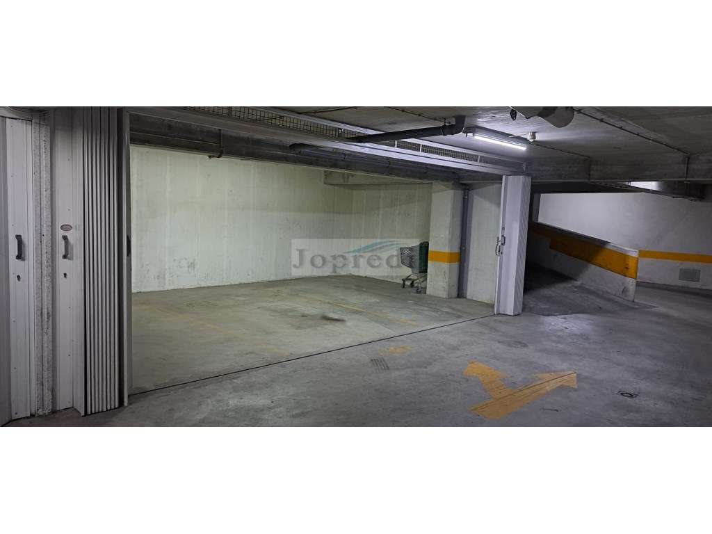 Garagem Box para 3 automóveis-2