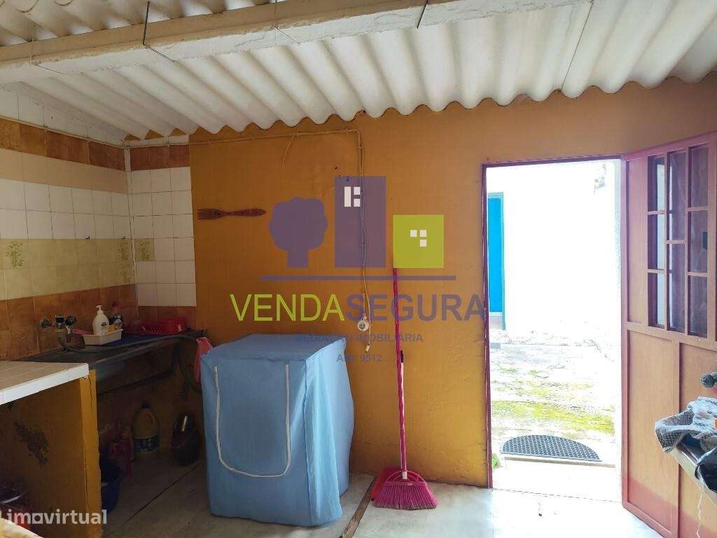 Moradia T1 com quintal| Pias-11