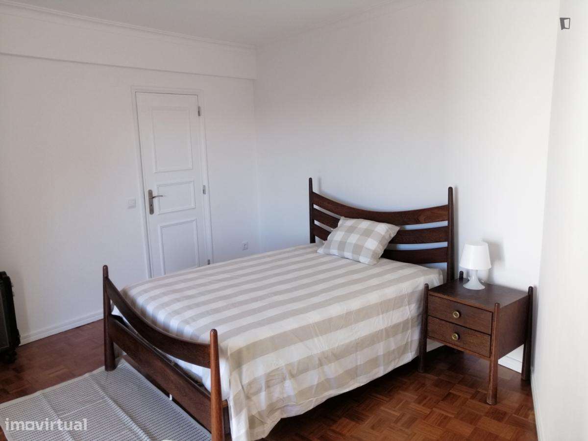 Quarto - localizado em Parede Lisbon - Grande imagem: 4/10