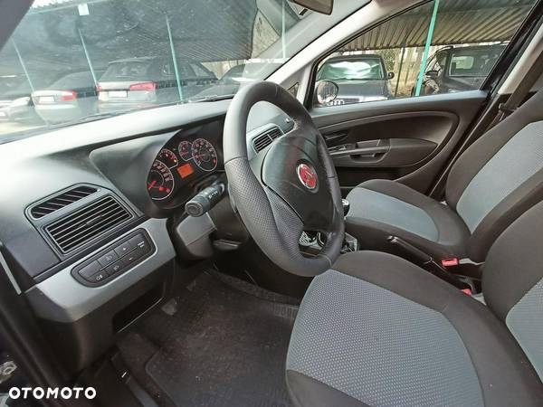 Fiat Grande Punto - 15