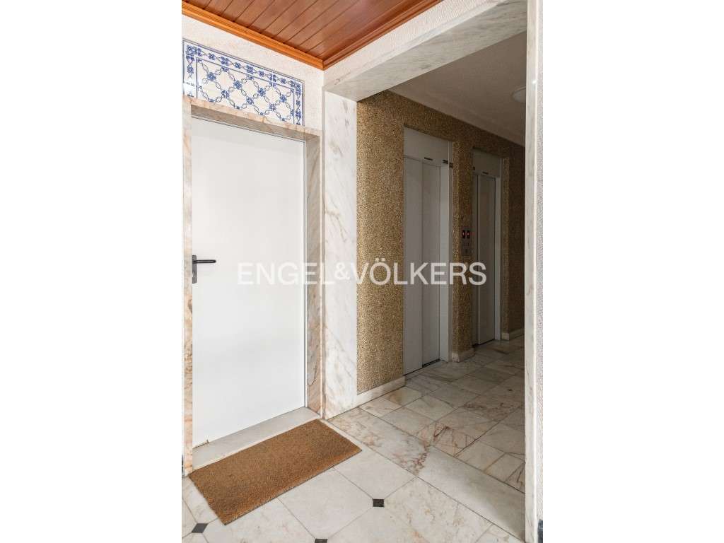 T2+1 Remodelado com Arrecadação no Prior Velho-22