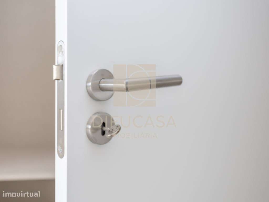 R235 - Moradia Centro de Fernão Ferro-12