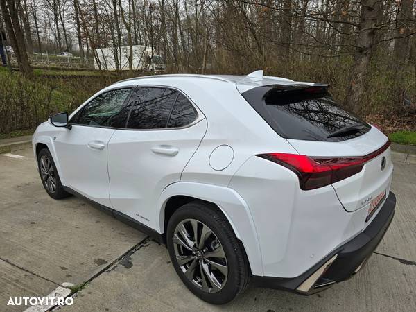 Lexus UX 200 F SPORT - 9