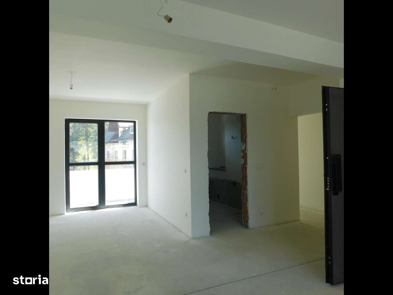 Apartament cu balcon și vedere urbană în centru - Imagine principală: 4/5