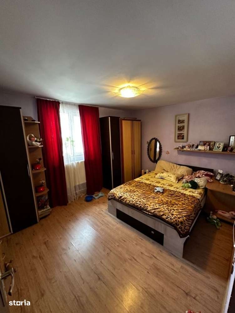 Casa cu 4 camere de vânzare în zona chiscani - Imagine principală: 1/13