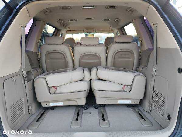 Kia Carnival - 30