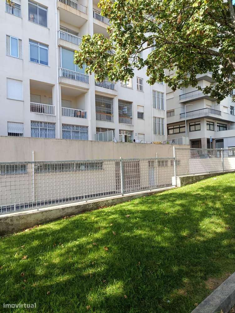 Apartamento T4 na Avenida Fernão de Magalhães — Espaço, Potencial e Di - Grande imagem: 4/22