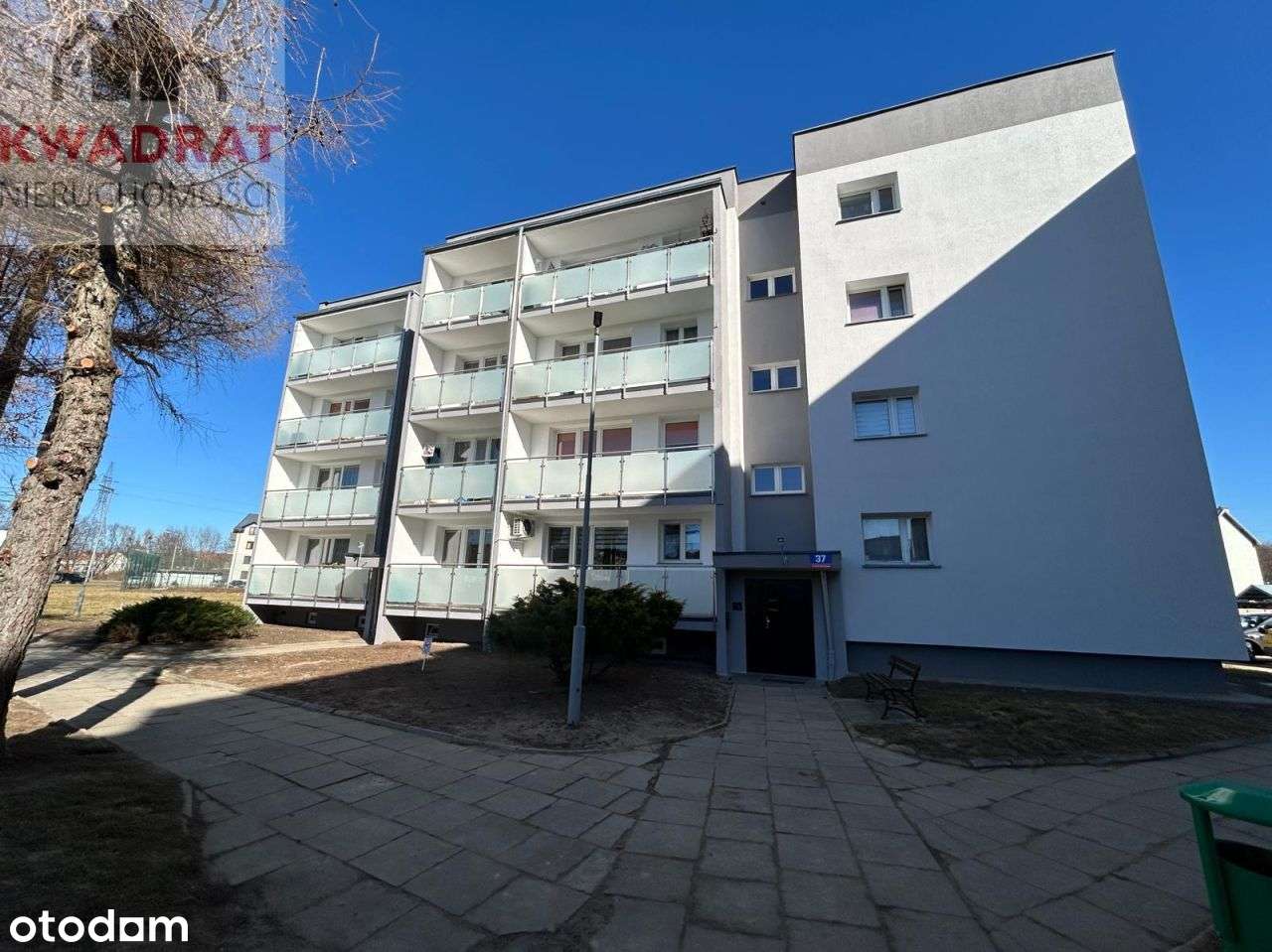 2 pokojowe mieszkanie z balkonem na osiedlu-1