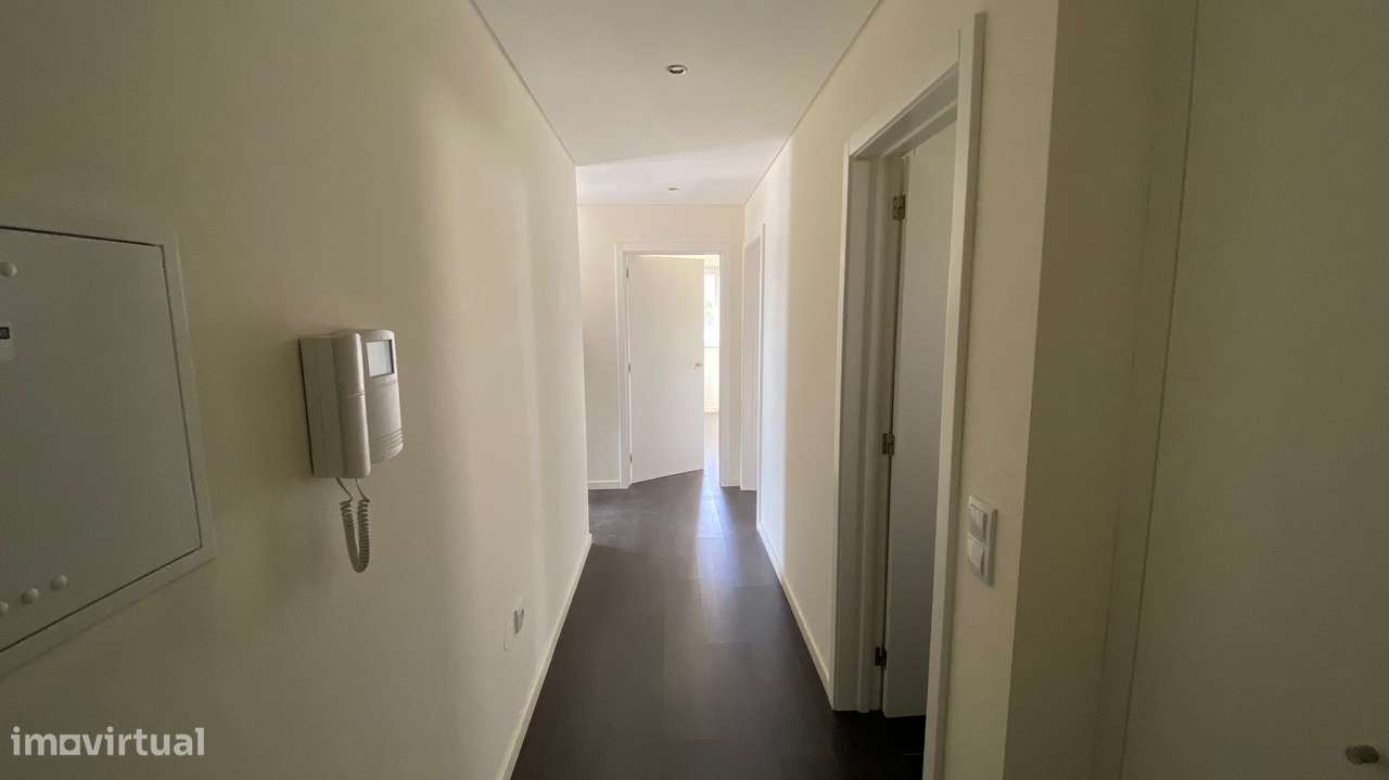 Apartamento em Covilhã, Santa Maria - Grande imagem: 2/10