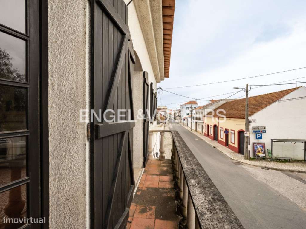 Excelente moradia T6 com AL situada no centro de Almeirim-32