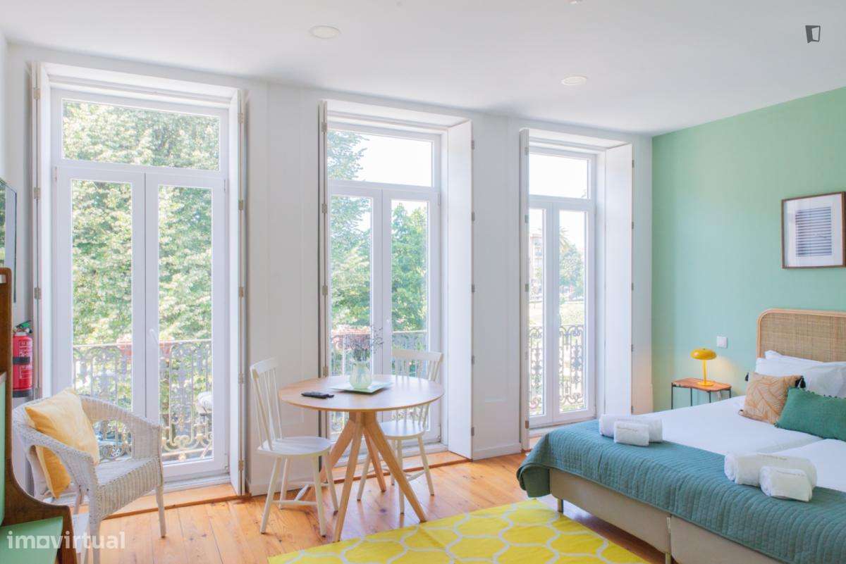 Estúdio - localizado em Cedofeita Porto - Grande imagem: 4/33