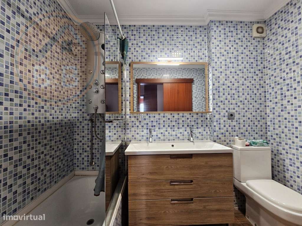 Apartamento T3 com garagem em Valbom-13