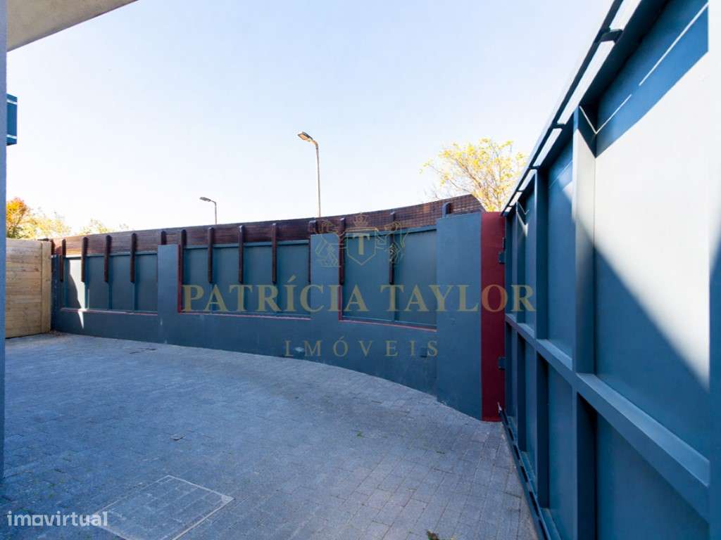 Moradia T3 a venda em Tires-56