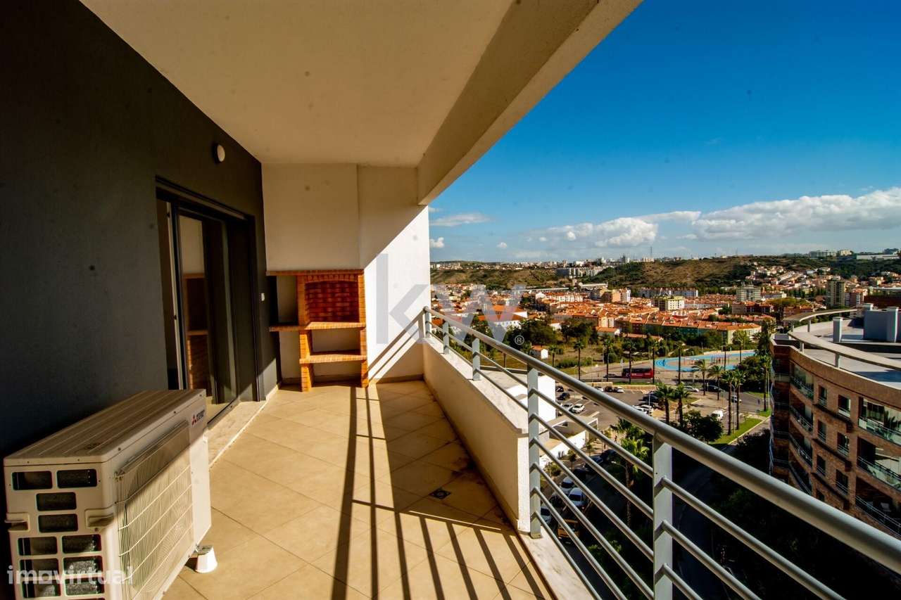Luxo Raro nas Colinas do Cruzeiro – T3+1 com Mega Box e Terraço Privad-38