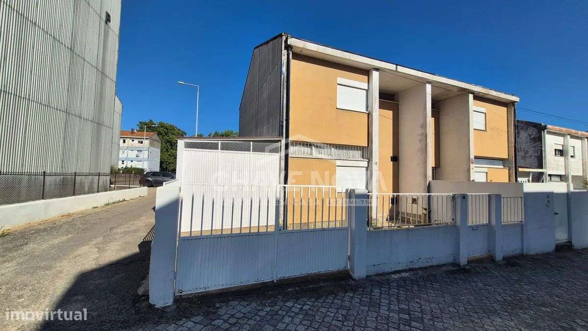 Moradia T2+1 c/garagem em Mafamude  (Urbanização do Cedro, Mafamude)-0