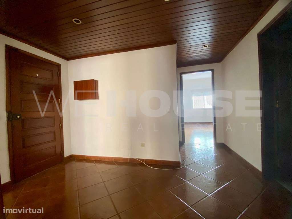 Apartamento T2 rés do chão alto, com 96m2-7