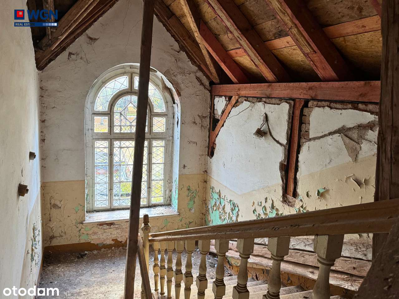 Zabytkowy pałac - dawny szpital - na sprzedaż.-16